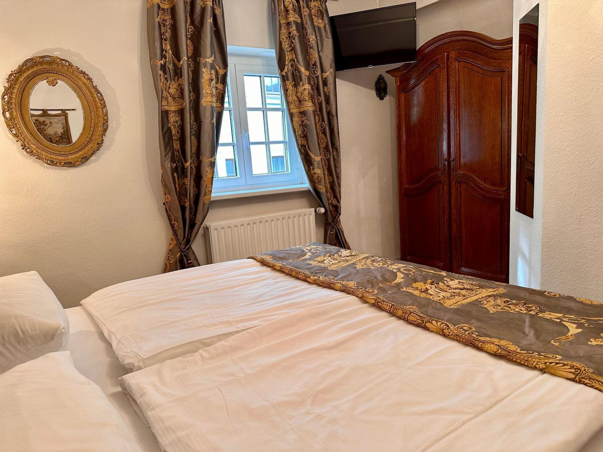 Altstadthotel Hayk Am Rhein Κολωνία Δωμάτιο φωτογραφία